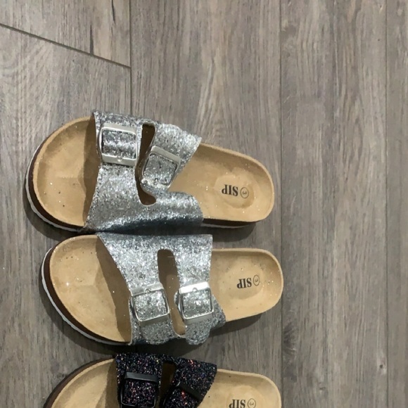 Youth size 3 sparkle sandals - Picture 2 of 2